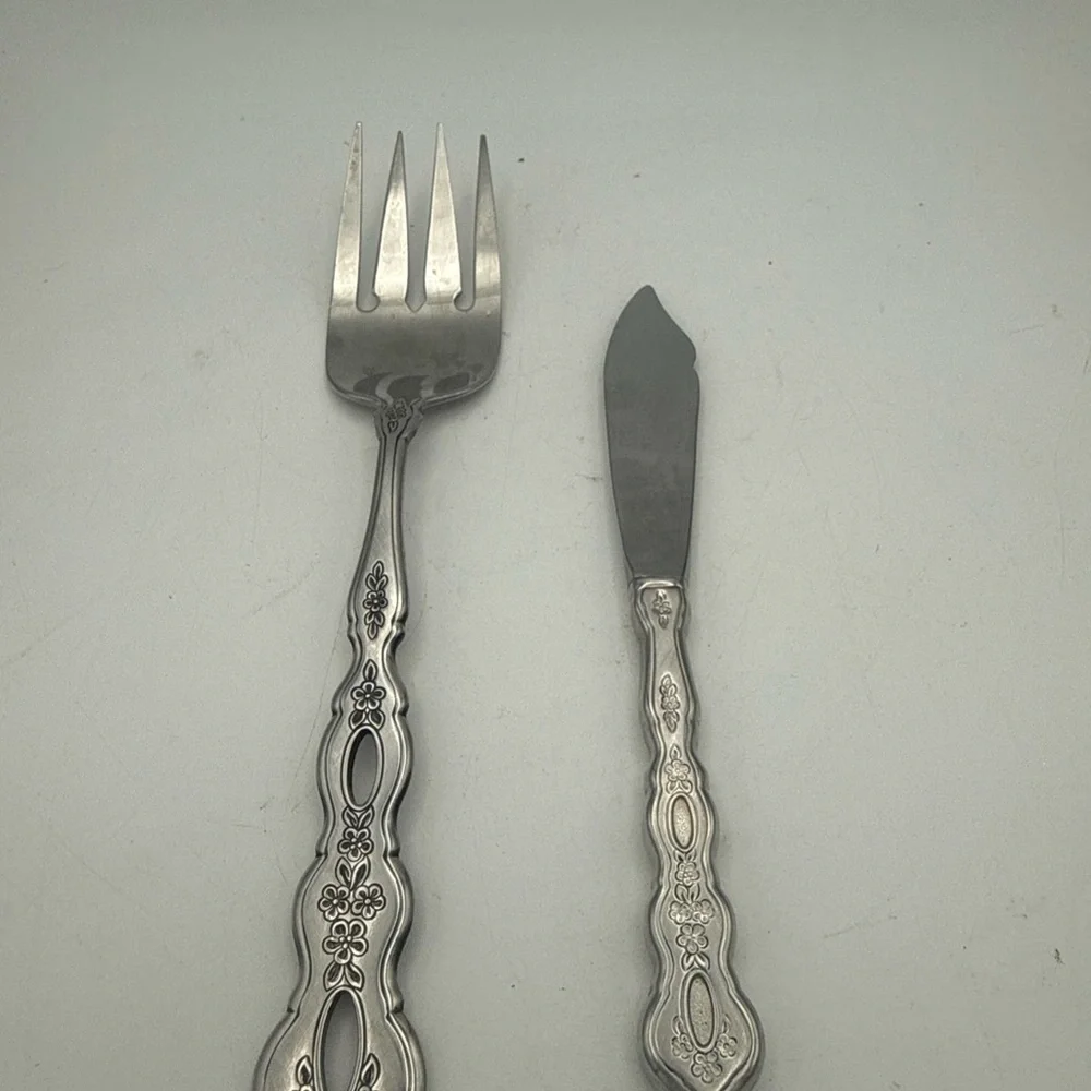 Oneida Community FANTASY Serving Fork & Butter Knife pierced Burnished Stainless